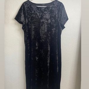 Black tight velvet torrid dress!!